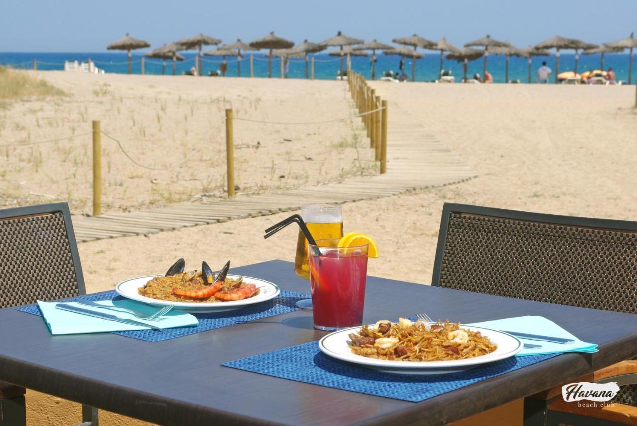 La Costa Hotel Golf & Beach Resort Pals Luaran gambar